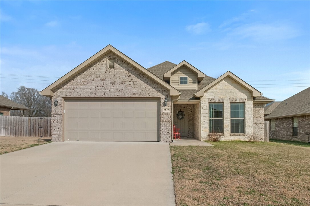 Property Photo: 3570 Macintosh Way AR 72712