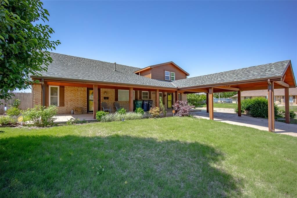 Property Photo: 1232 SW 72nd Street OK 73139