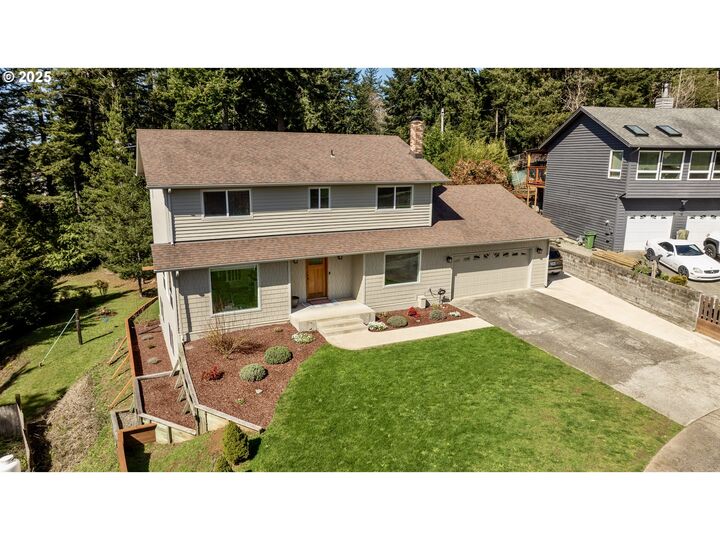 Property Photo: 2402 Stephanie Ln OR 97459