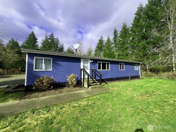 Property Photo: 60 E Northridge Court WA 98524