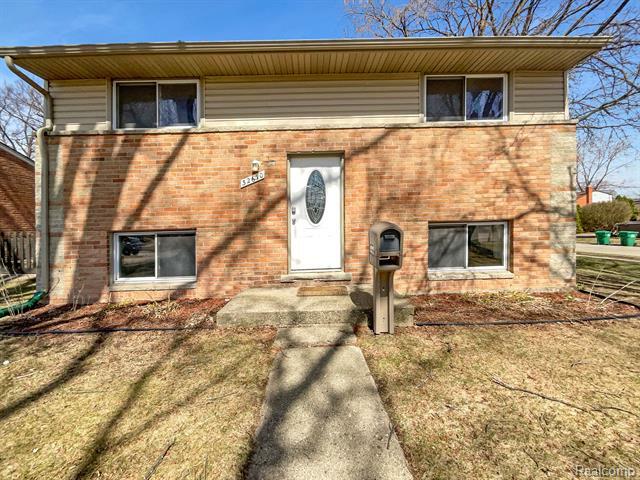 32610 Maplewood Street  Garden City MI 48135 photo