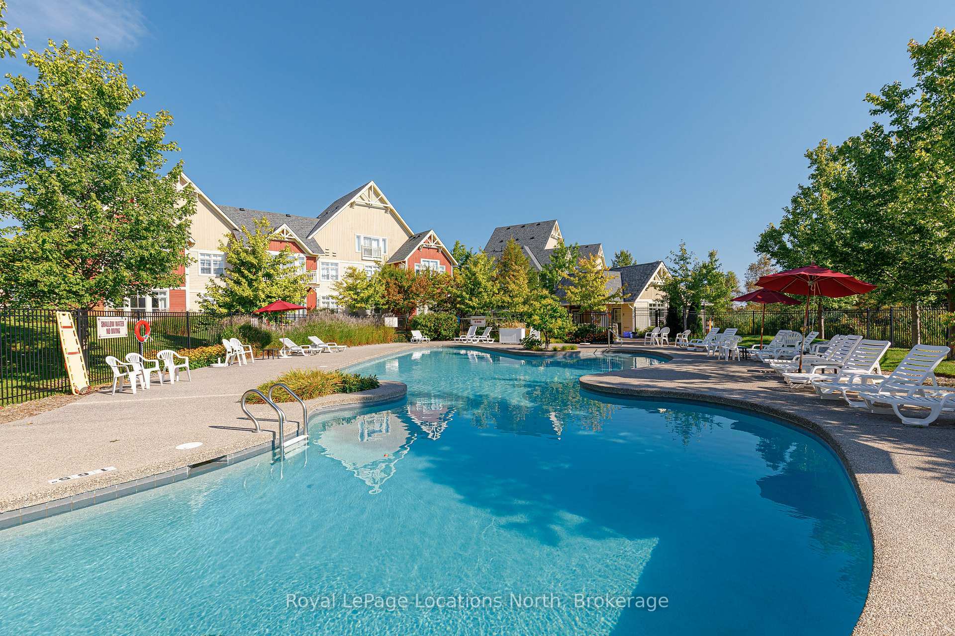 Property Photo: 125 Fairway Court 226 ON L9Y 0P8