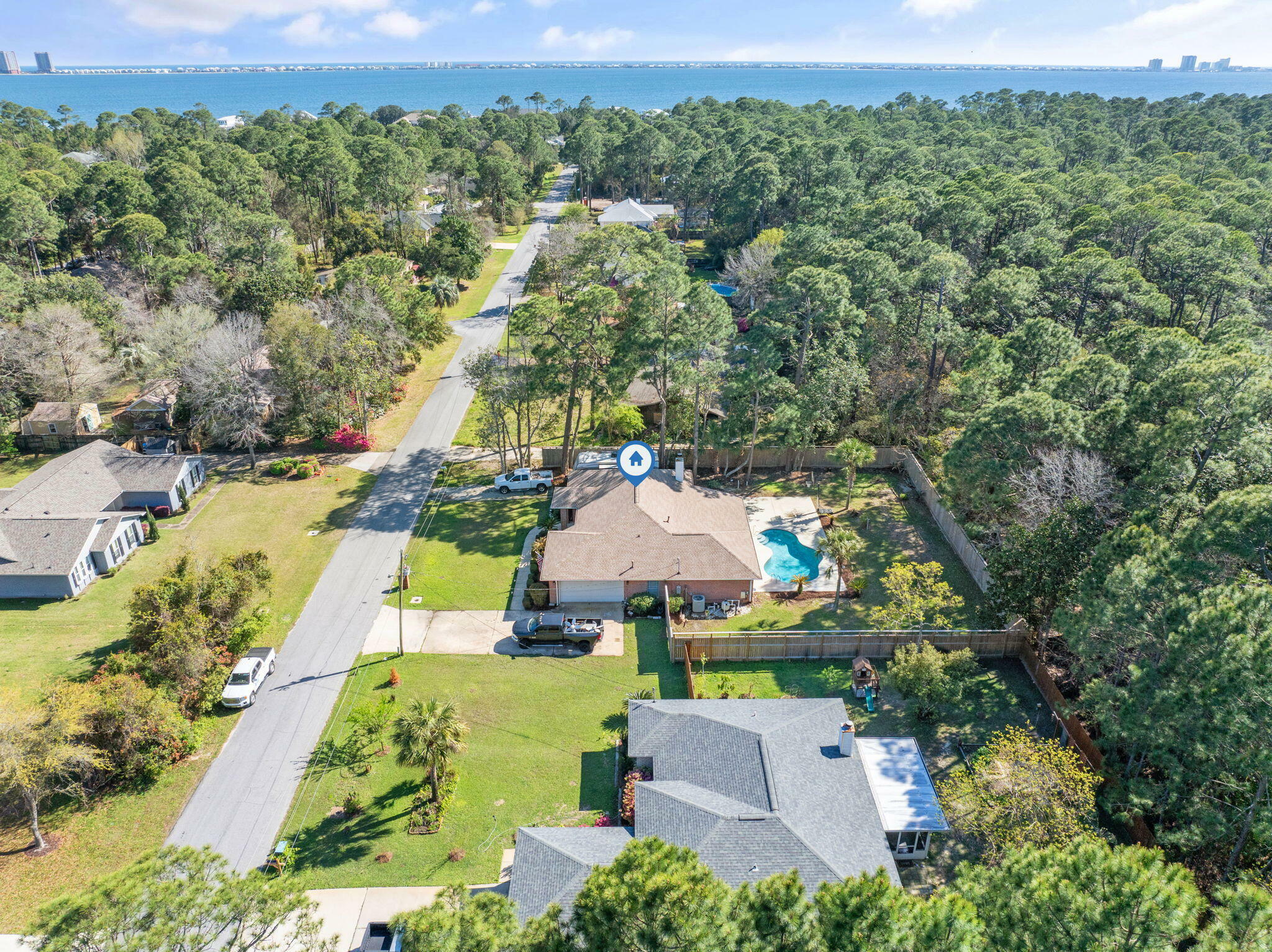 Property Photo: 1048 Woodlore Circle FL 32563