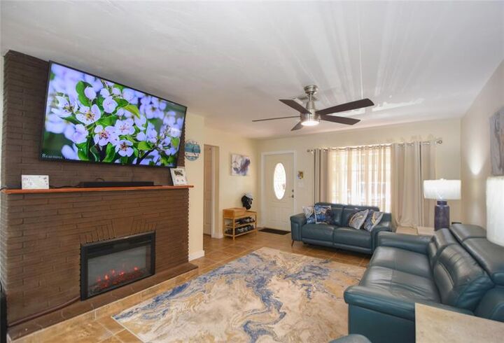 Property Photo:  981 SW 32nd St  FL 33315 