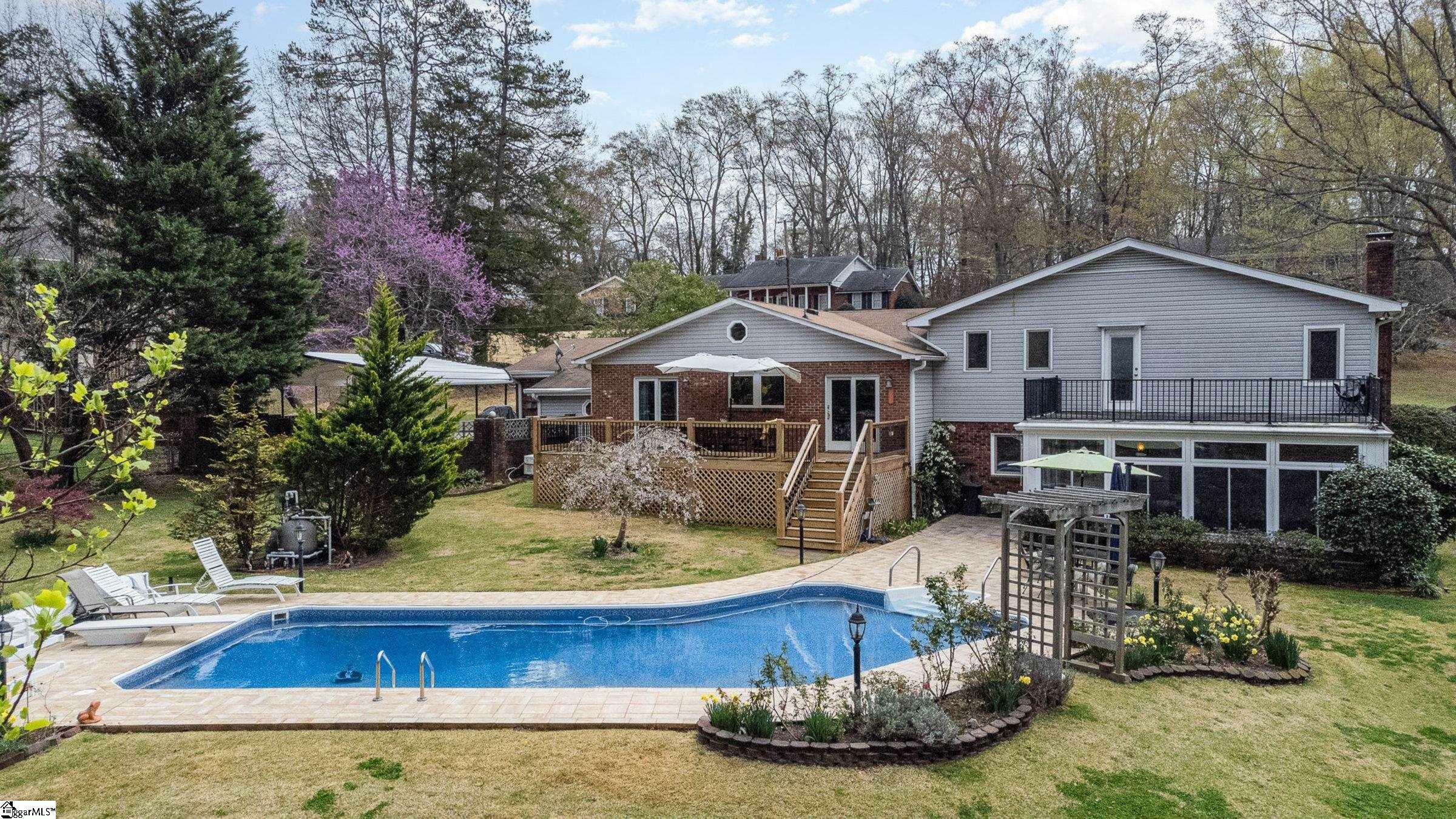 Property Photo: 101 Mabry Drive SC 29307
