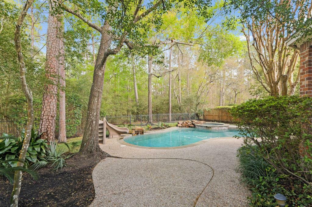 Property Photo: 116 N Flagstone Path Circle TX 77381