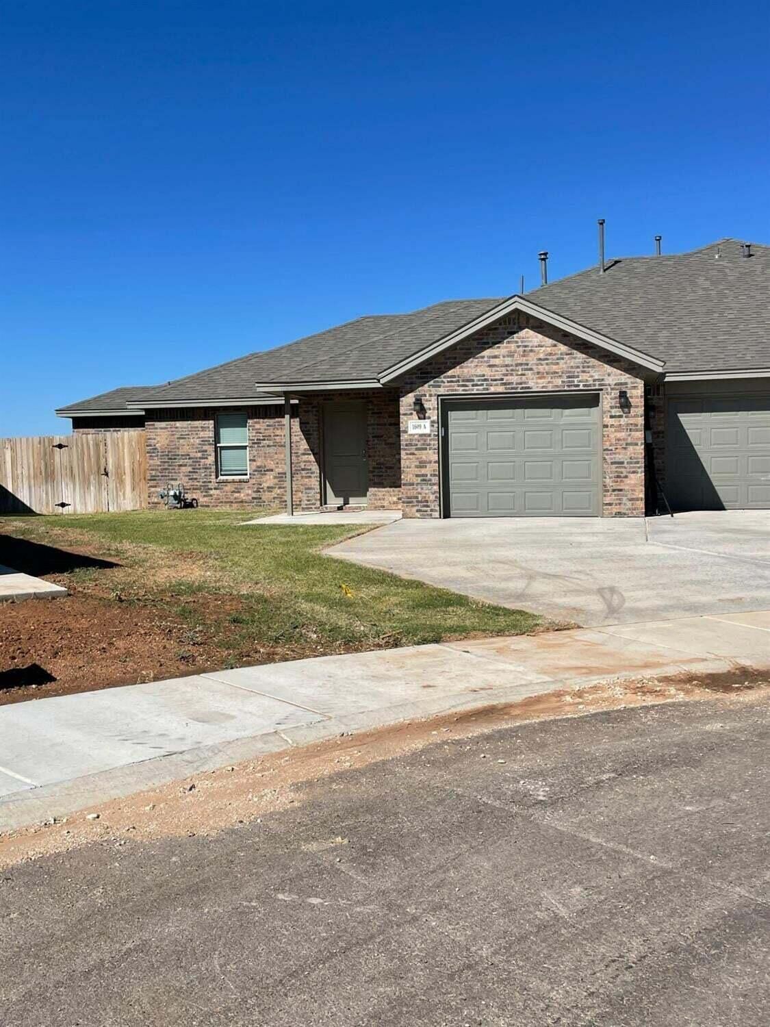 Property Photo:  1609 Avenue O  TX 79363 
