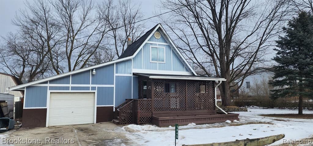 Property Photo: 1045 Harriet Street MI 48458 1603