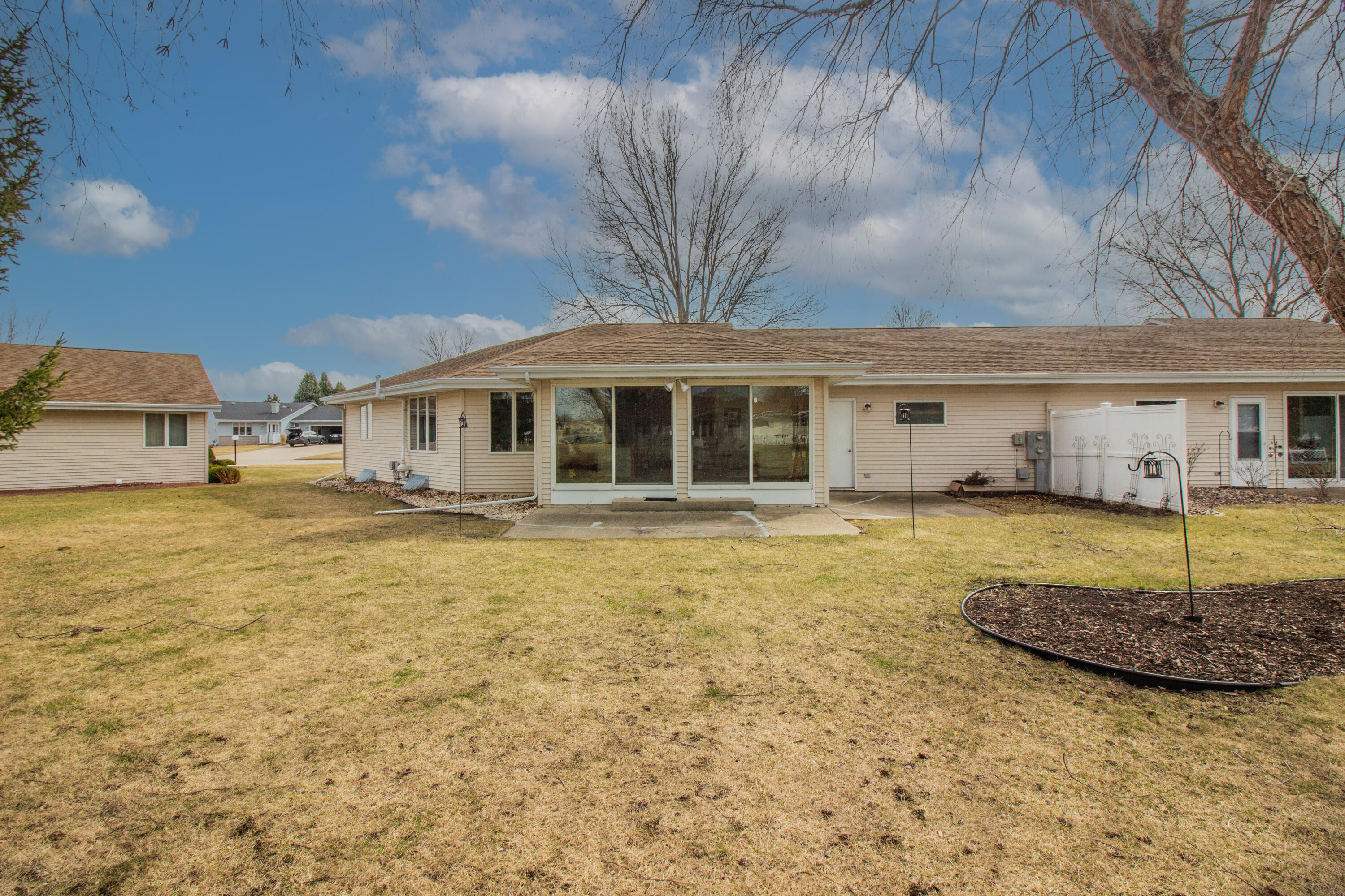 Property Photo: 4007 Dorchester Dr WI 53546