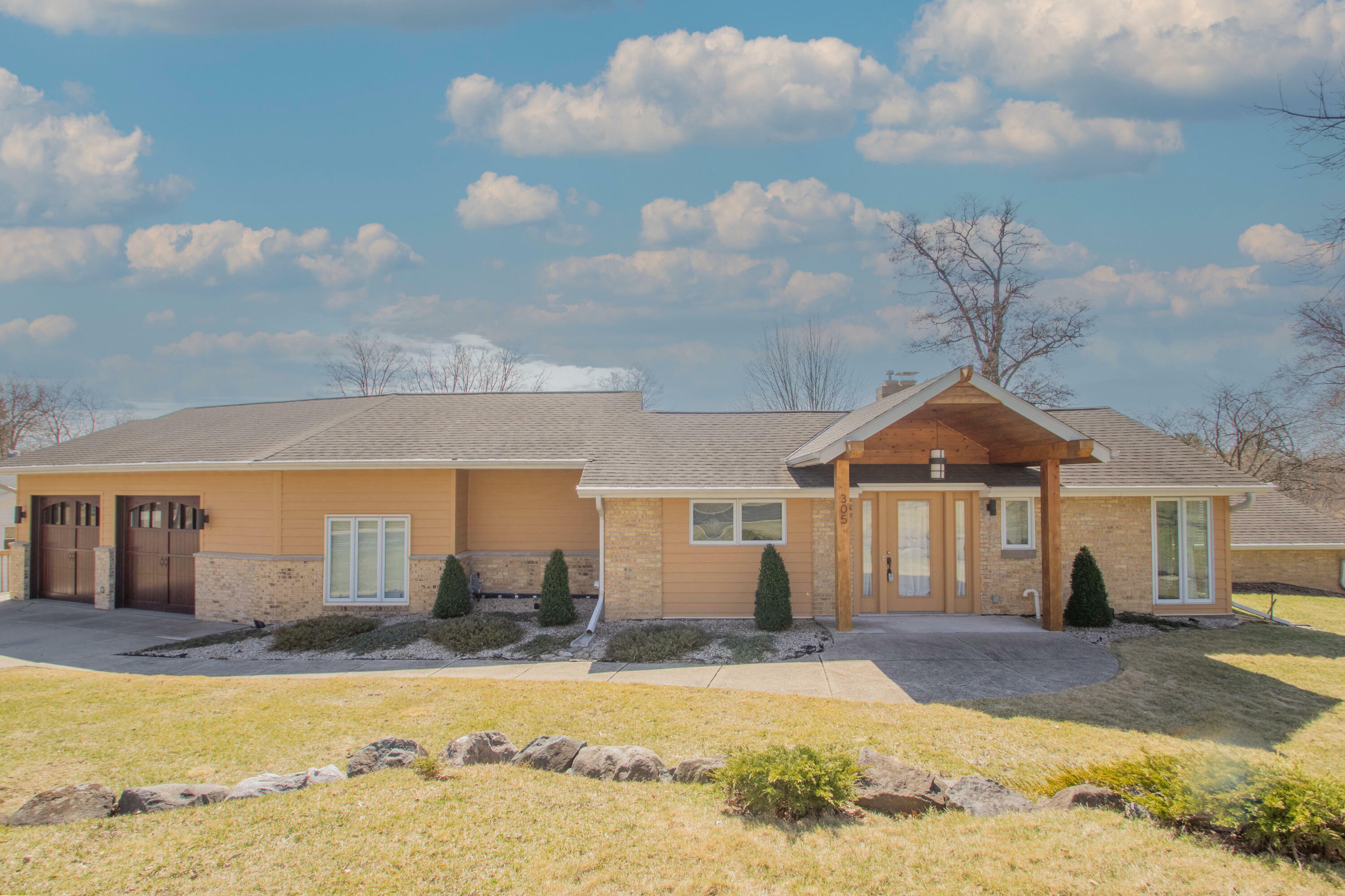 Property Photo: 305 Elizabeth St WI 53098