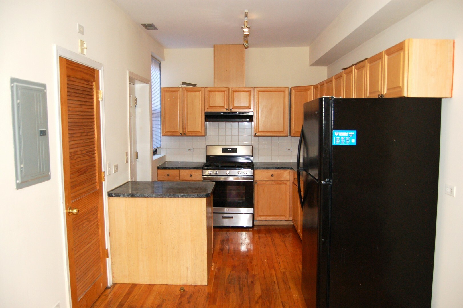 Property Photo: 4557 S Michigan Avenue 3 IL 60653