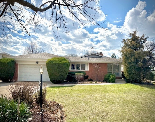 5200 Clausen Avenue  Western Springs IL 60558 photo