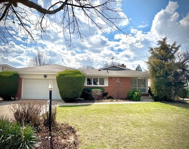 Property Photo: 5200 Clausen Avenue IL 60558