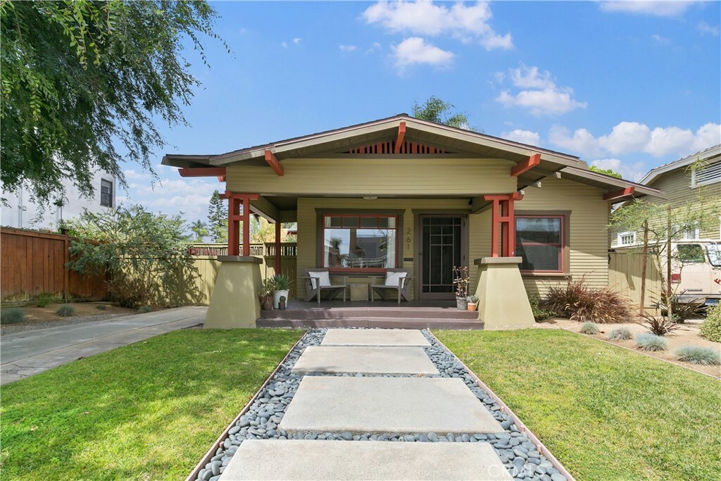 261 Grand Avenue  Long Beach CA 90803 photo