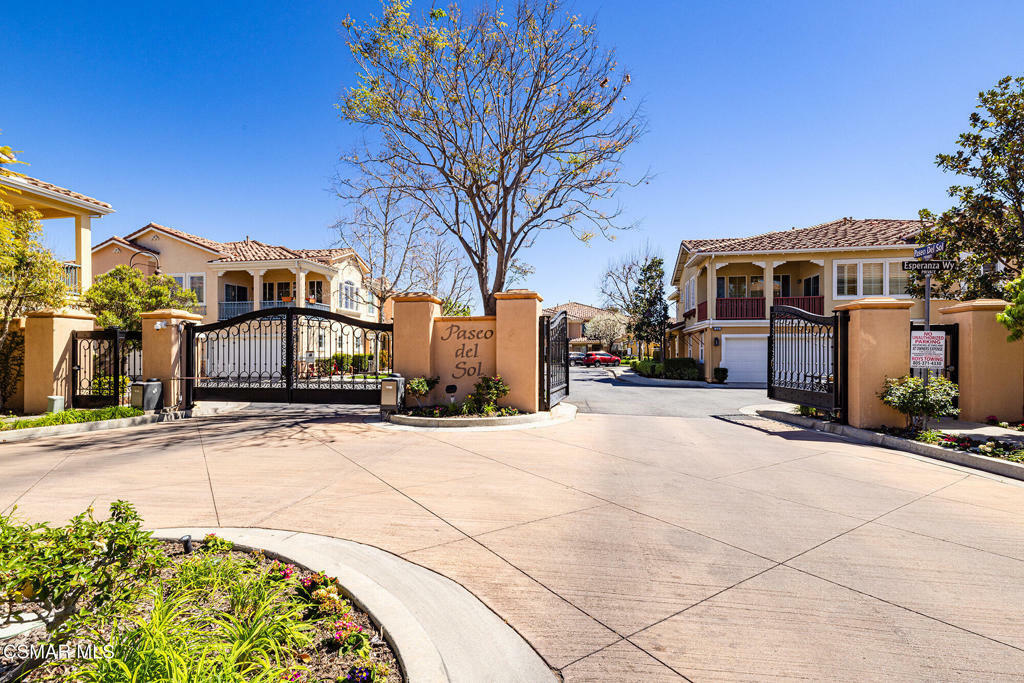 Property Photo: 2987 Campa Way E CA 93063
