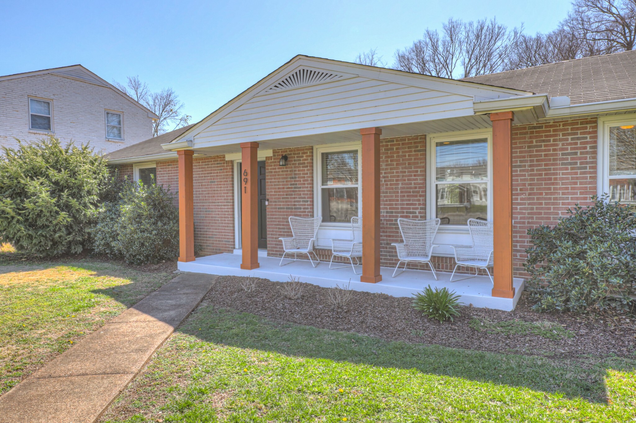 Property Photo: 691 Harding Pl TN 37211