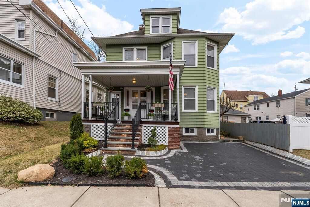 Property Photo:  10 Wagaraw Boulevard  NJ 07508 