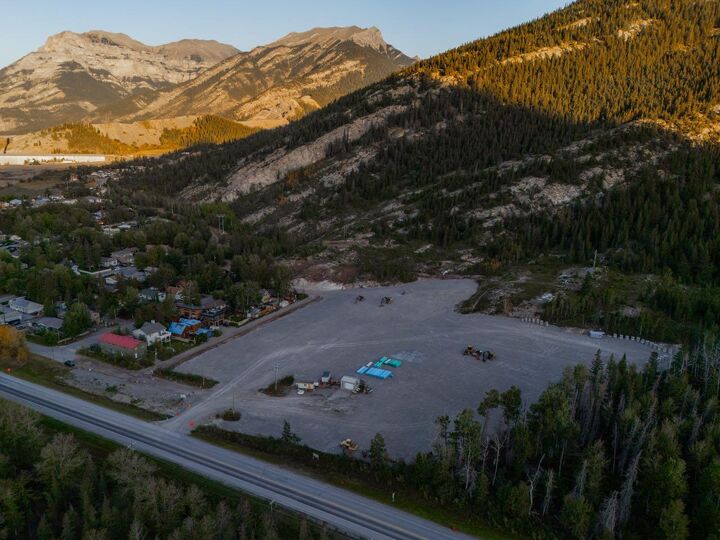 Photo de la propriété: 11 Exshaw Mountain Gateway AB T0L 2C0