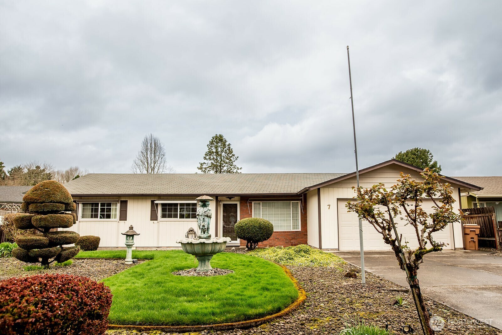 Property Photo: 7 48th Place WA 98632