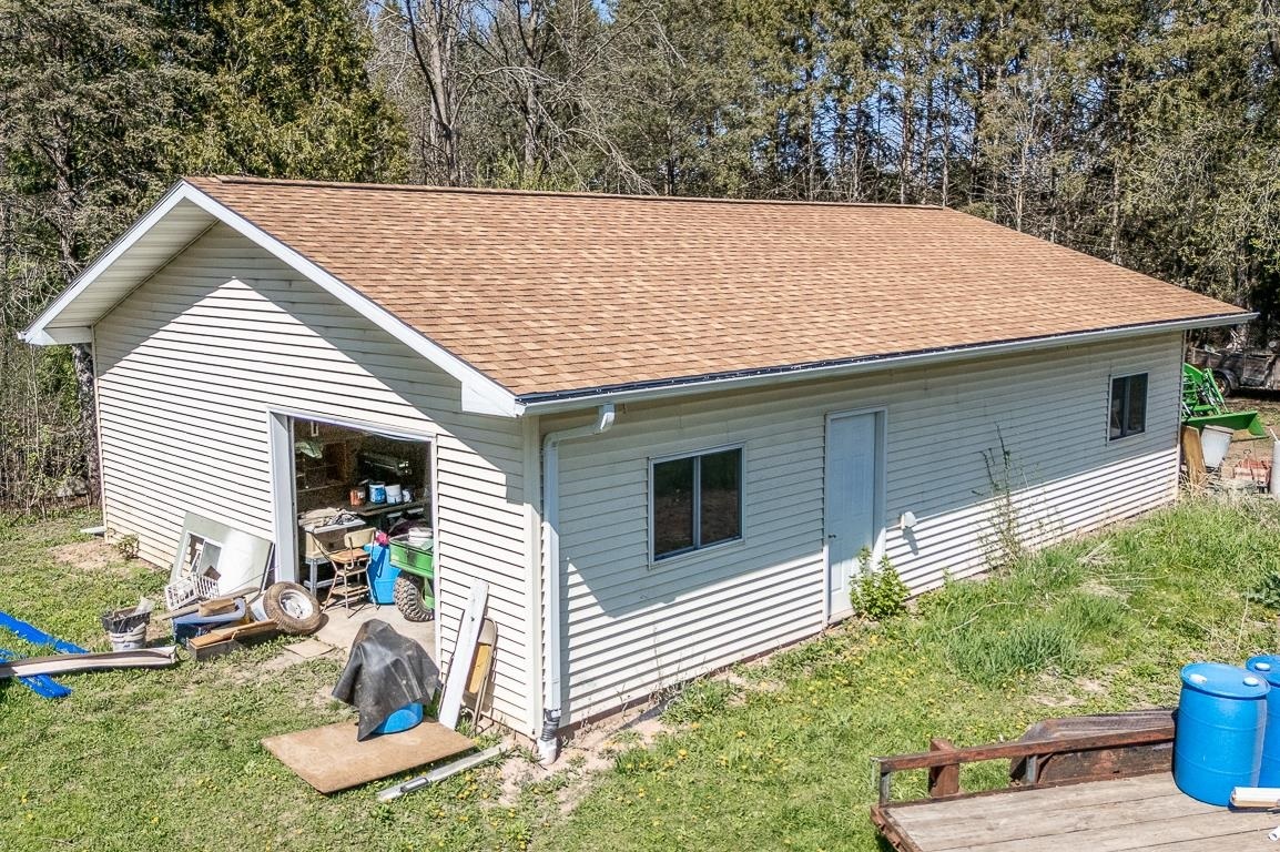 Property Photo: W6476 Midway Road WI 54944-9732