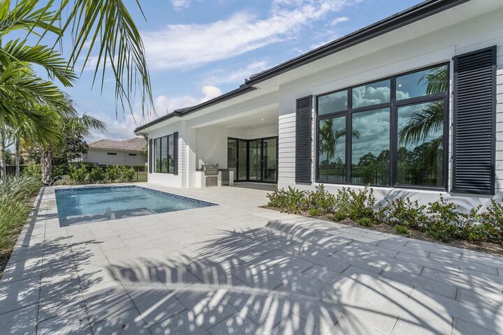 Property Photo: 207 SE Bella Strano FL 34984