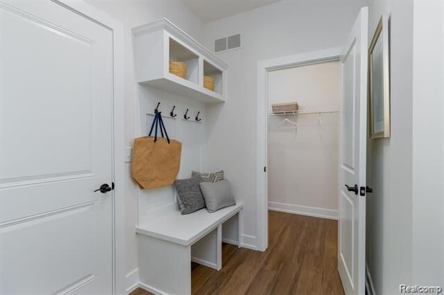 Property Photo:  3897 Chatham Place 103  MI 48114 