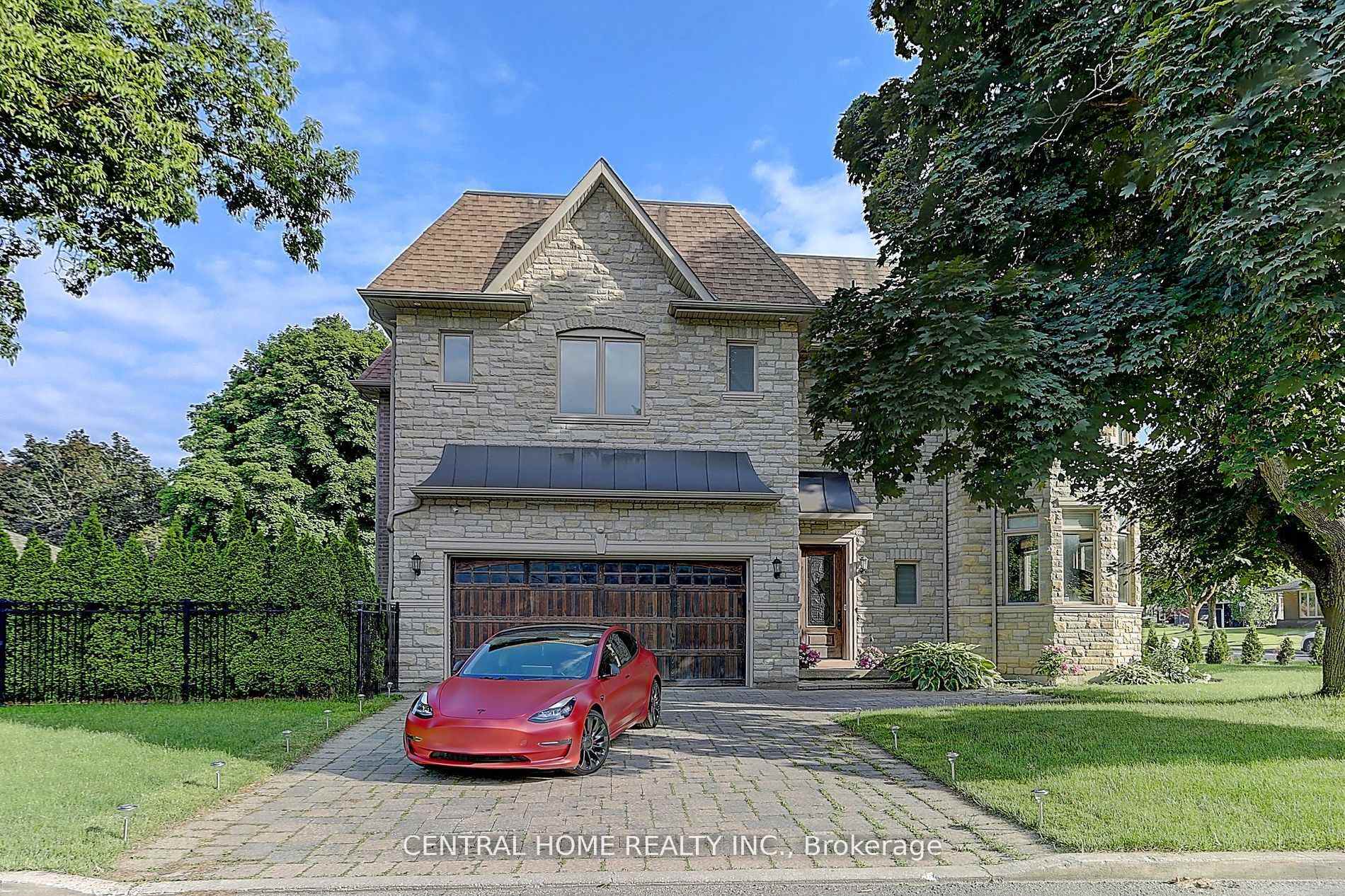 Property Photo: 1 Tally Lane ON M2K 1V3
