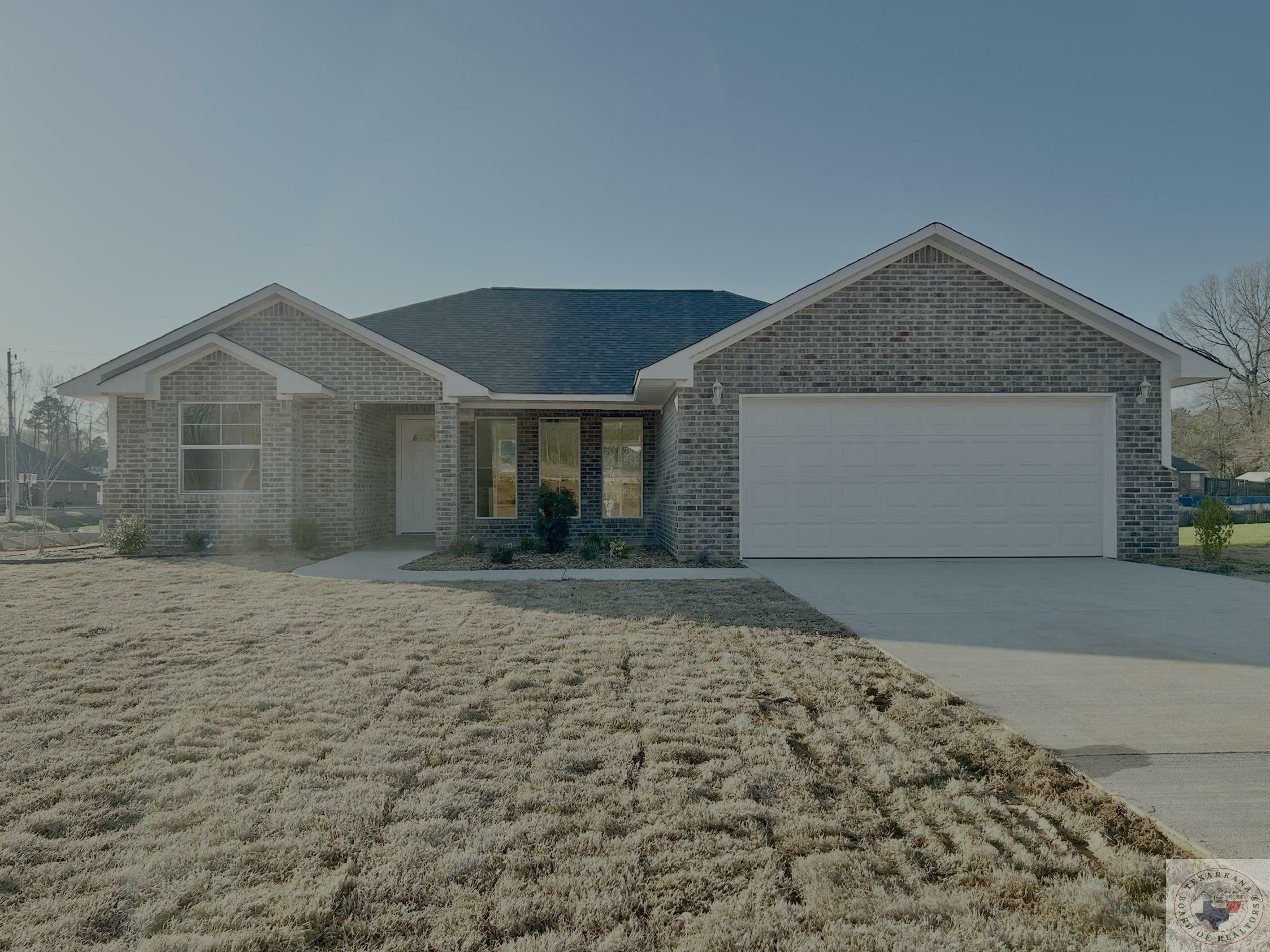 Property Photo: 116 Village Place TX 75501