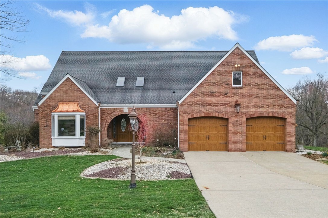 Property Photo: 106 Foxwood Dr PA 15090