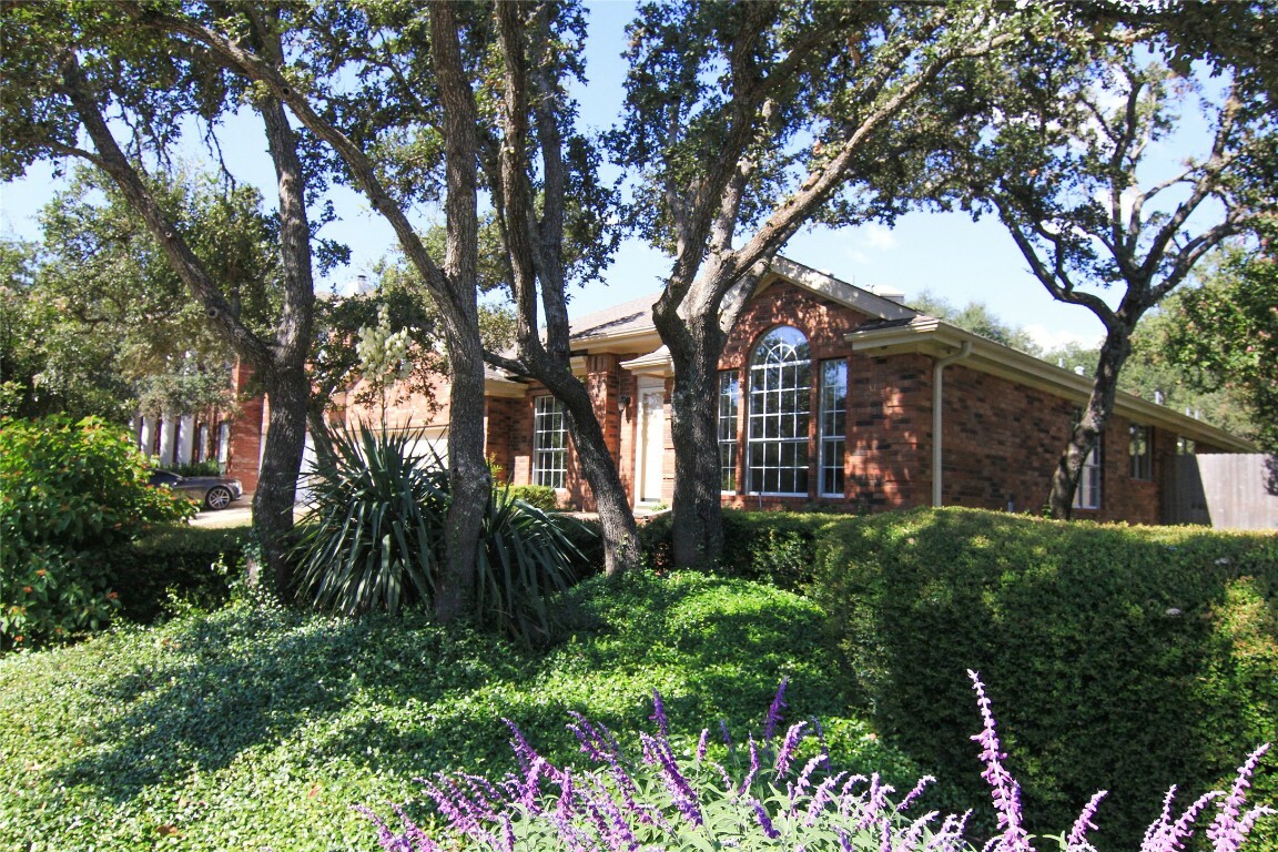 Property Photo: 8102 Davis Mountain Pass TX 78726