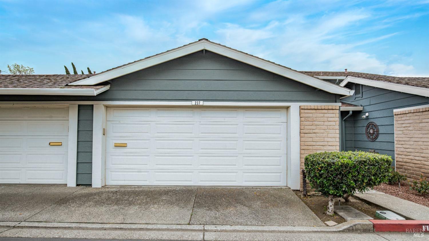 Property Photo: 237 Sunflower Court CA 94533