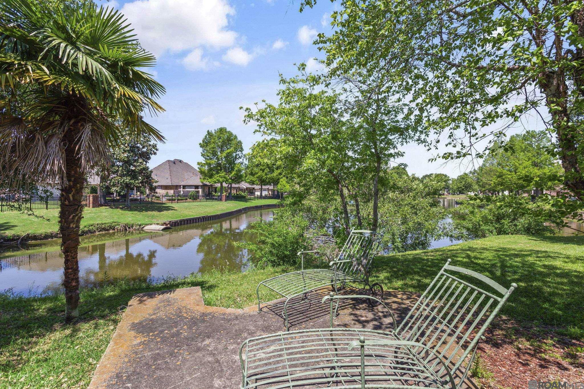 Property Photo: 6409 Patio Ct LA 70737
