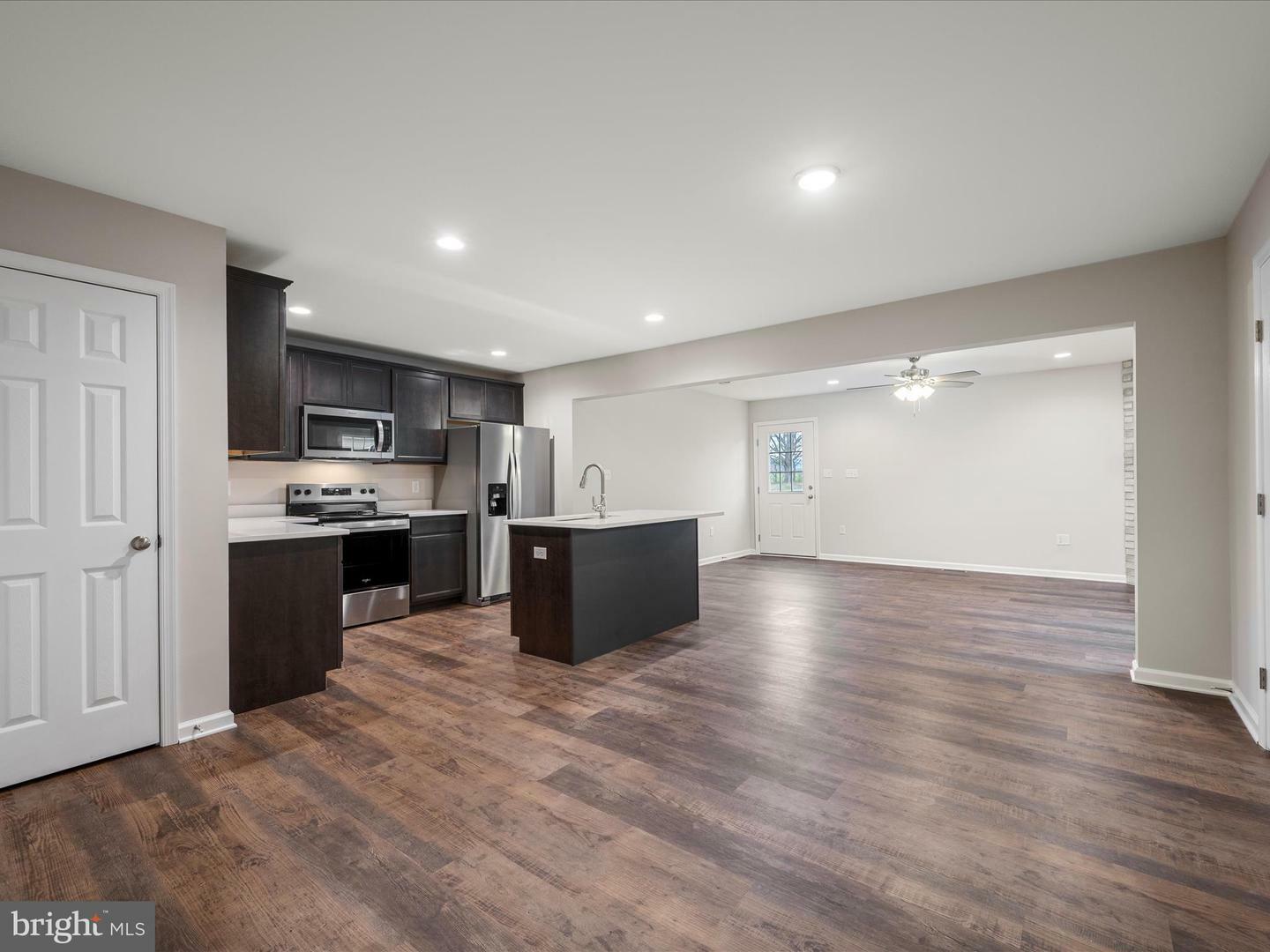 Property Photo: 1356 Horseshoe Circle VA 22664