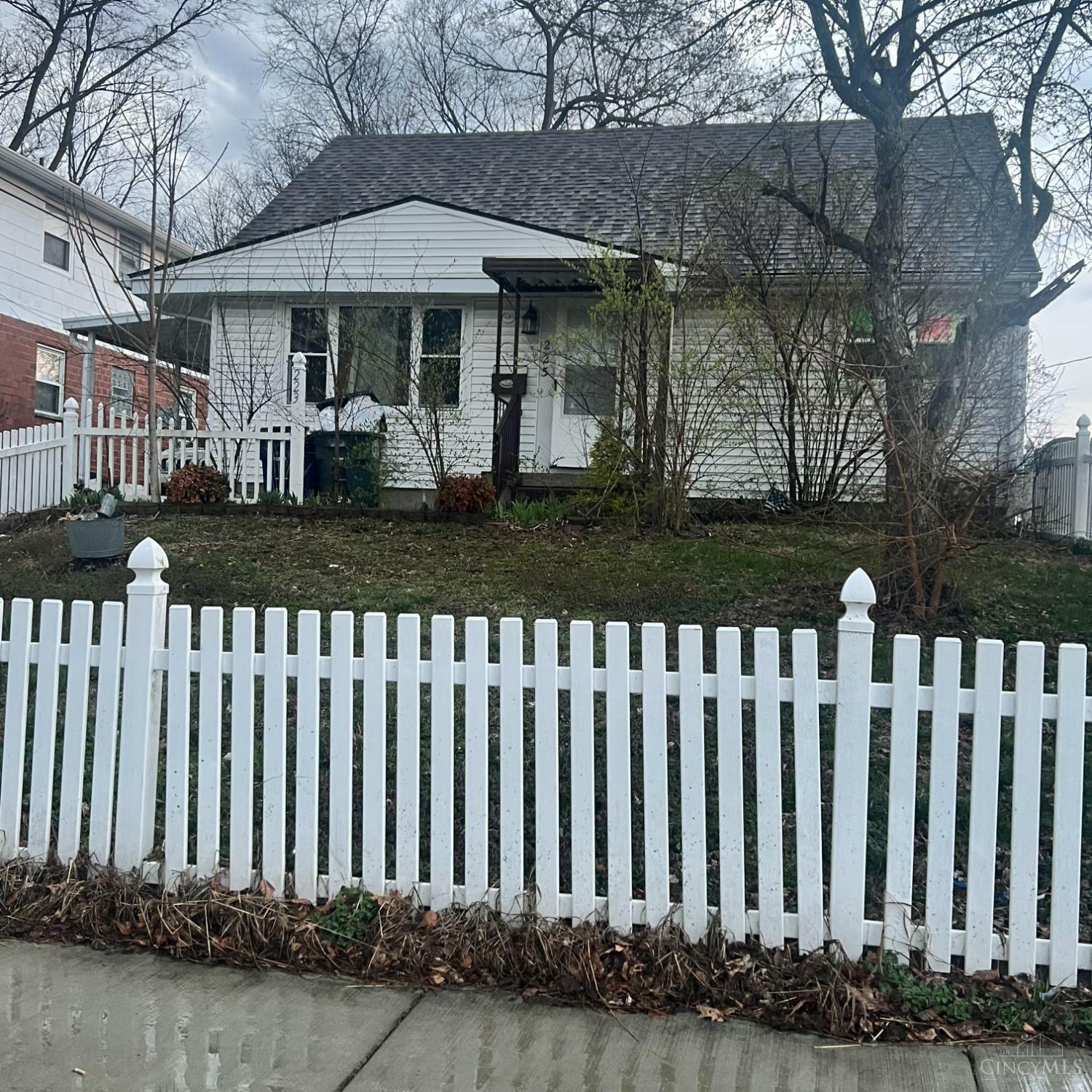 223 N Cherrywood Avenue  Dayton OH 45403 photo