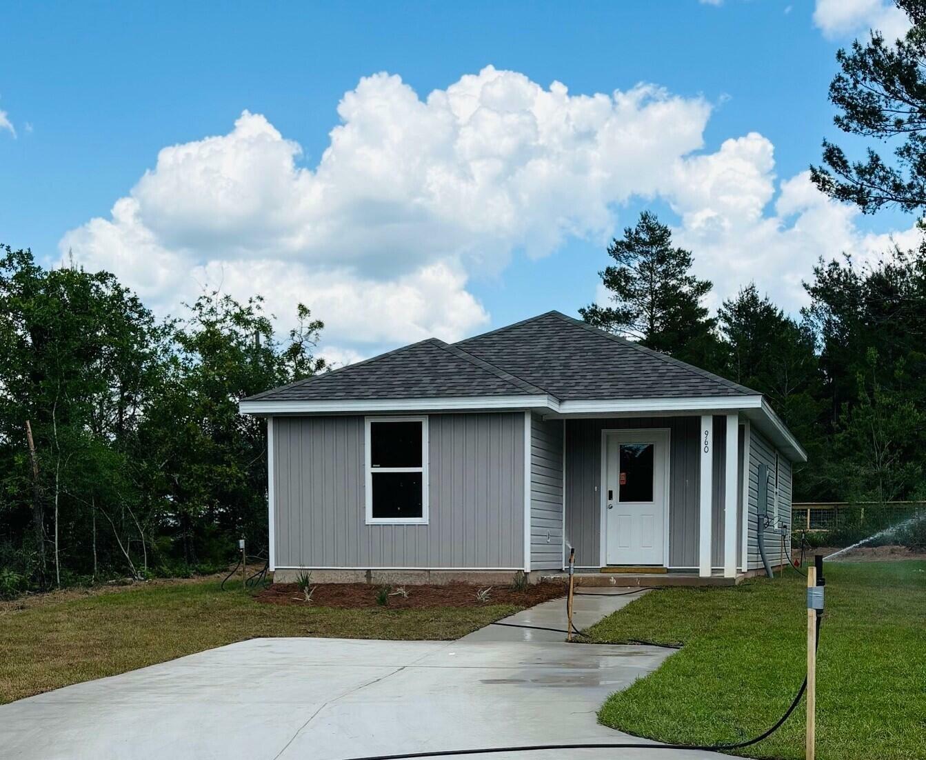 Property Photo: 960 Girl Scout Road FL 32433