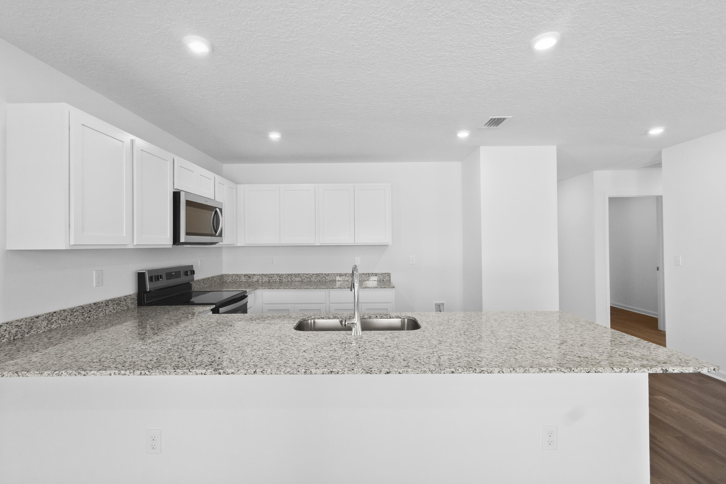 Property Photo:  6005 Hidden Knoll Court  FL 32539 