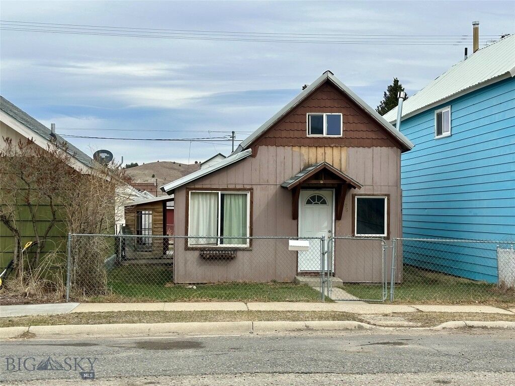 Property Photo:  1208 E 6th Street  MT 59711 