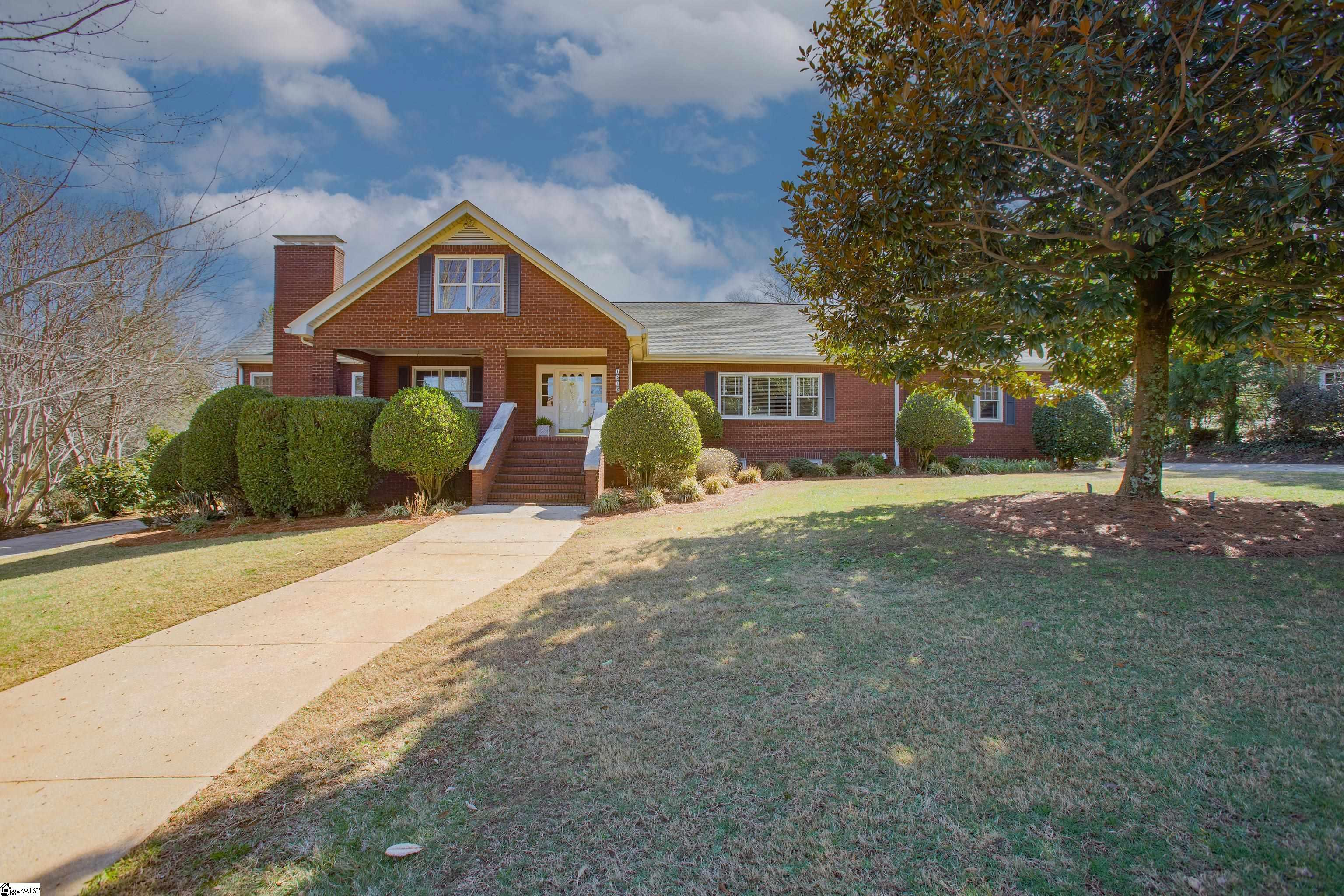 Property Photo:  1510 N Main Street  SC 29609 