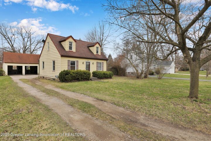 918 Maycroft Road  Lansing MI 48917 photo