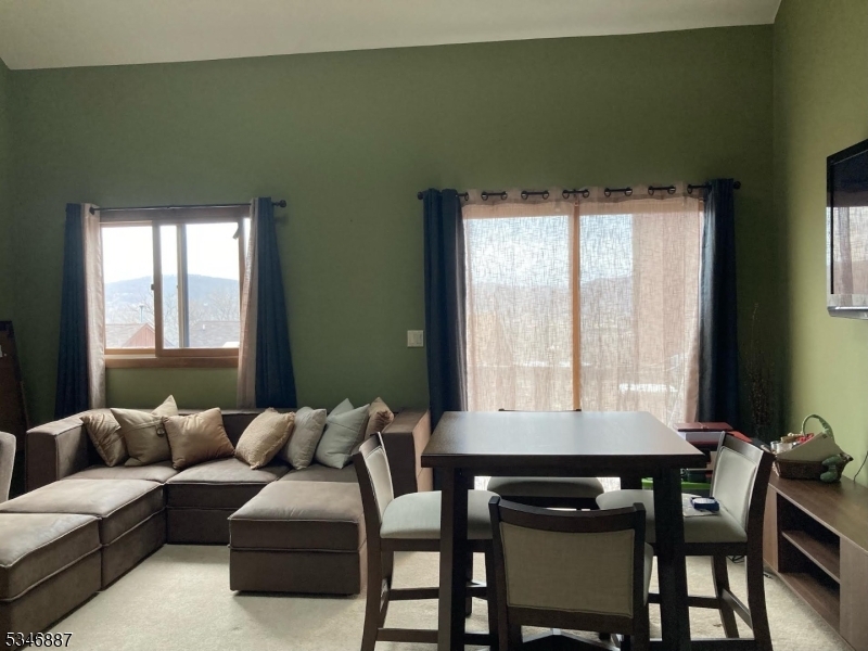 Property Photo:  6 Brandywine Ct 4  NJ 07462 