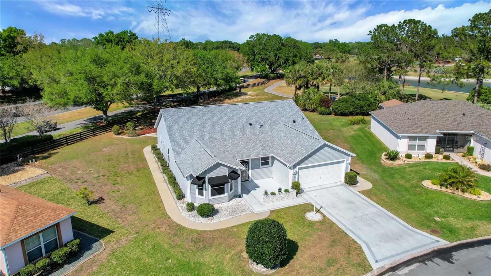 Property Photo: 2433 Tamarindo Drive FL 32162