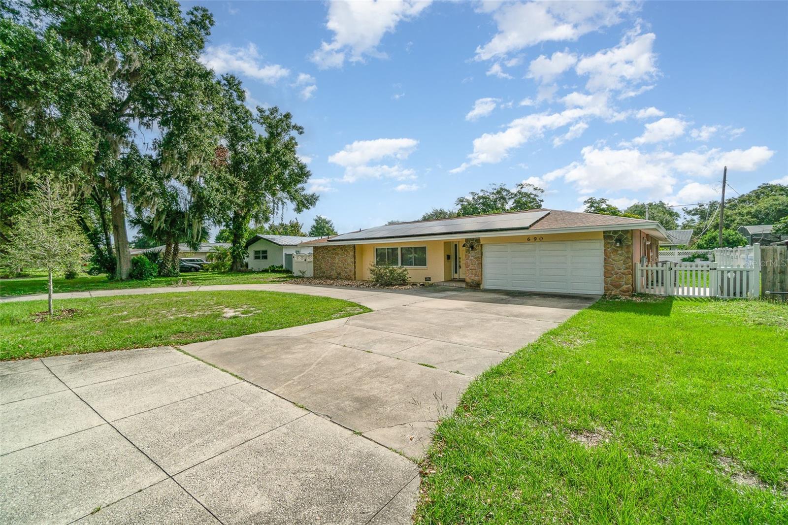 Property Photo: 690 S Lakemont Avenue FL 32792