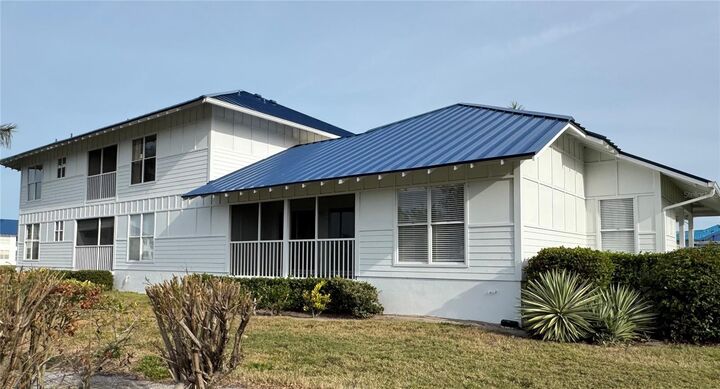 Property Photo: 859 Audubon Drive 859 FL 34209