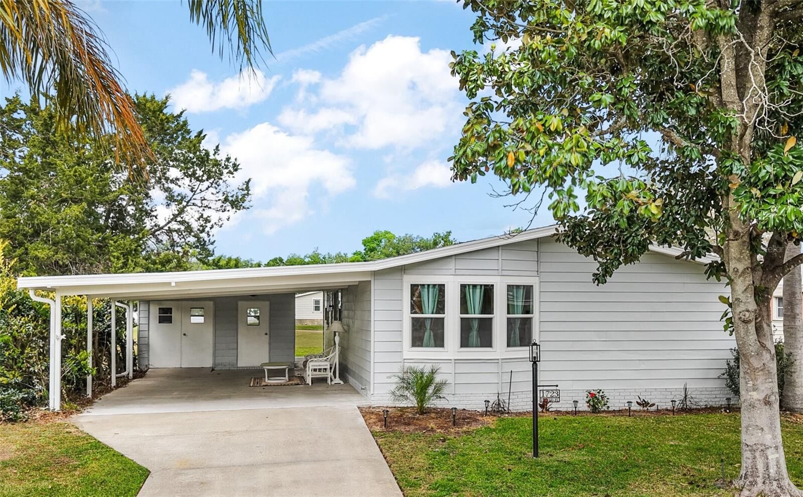 Property Photo:  1723 Pietro Place  FL 32159 