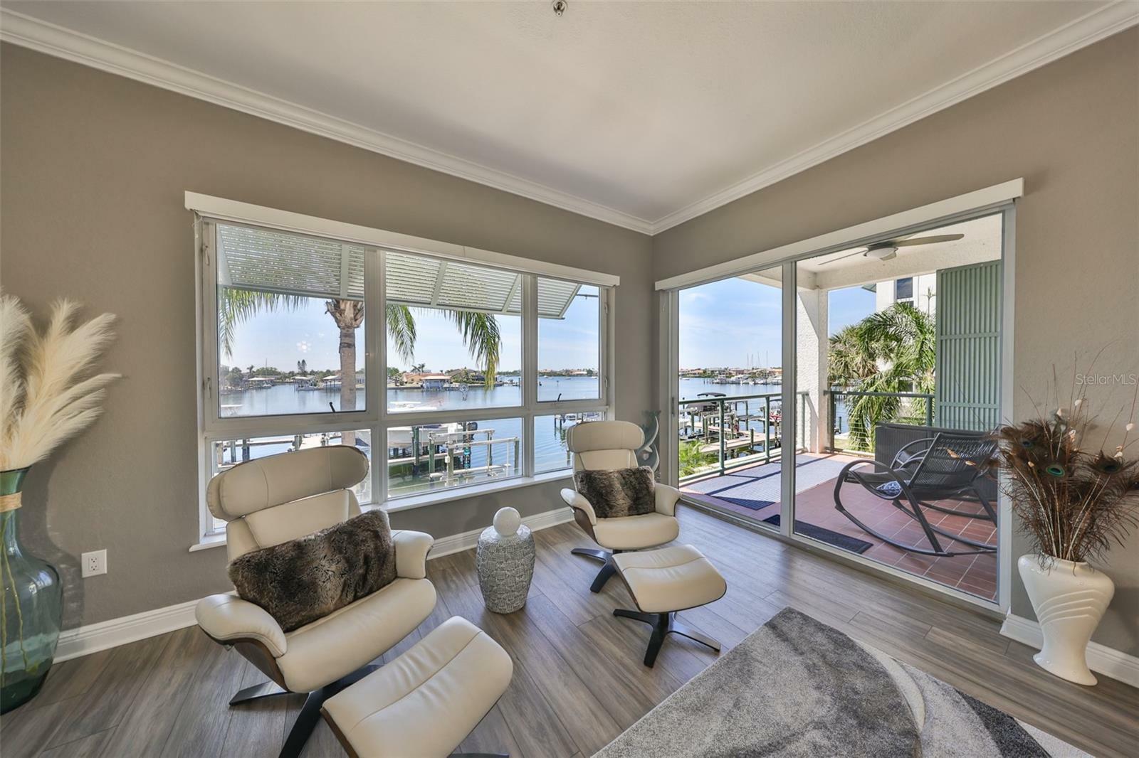 Property Photo: 1038 Bellasol Way 202 FL 33572