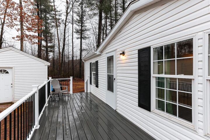 Property Photo:  26 Garnet Lane  NH 03054 