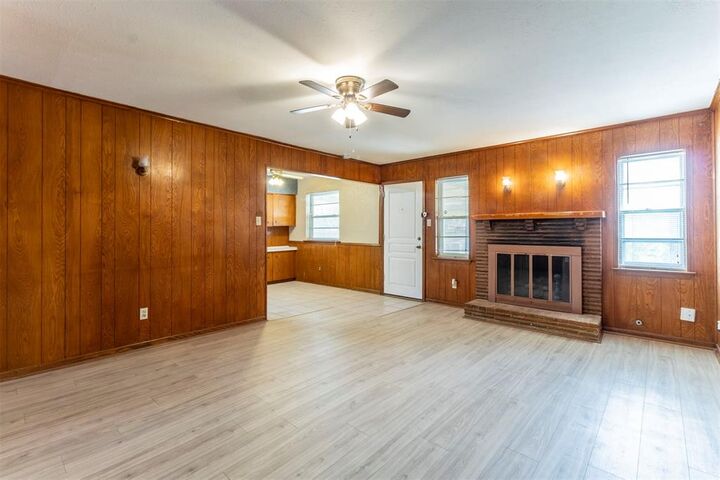 Property Photo: 11316 Dumbarton Drive TX 75228