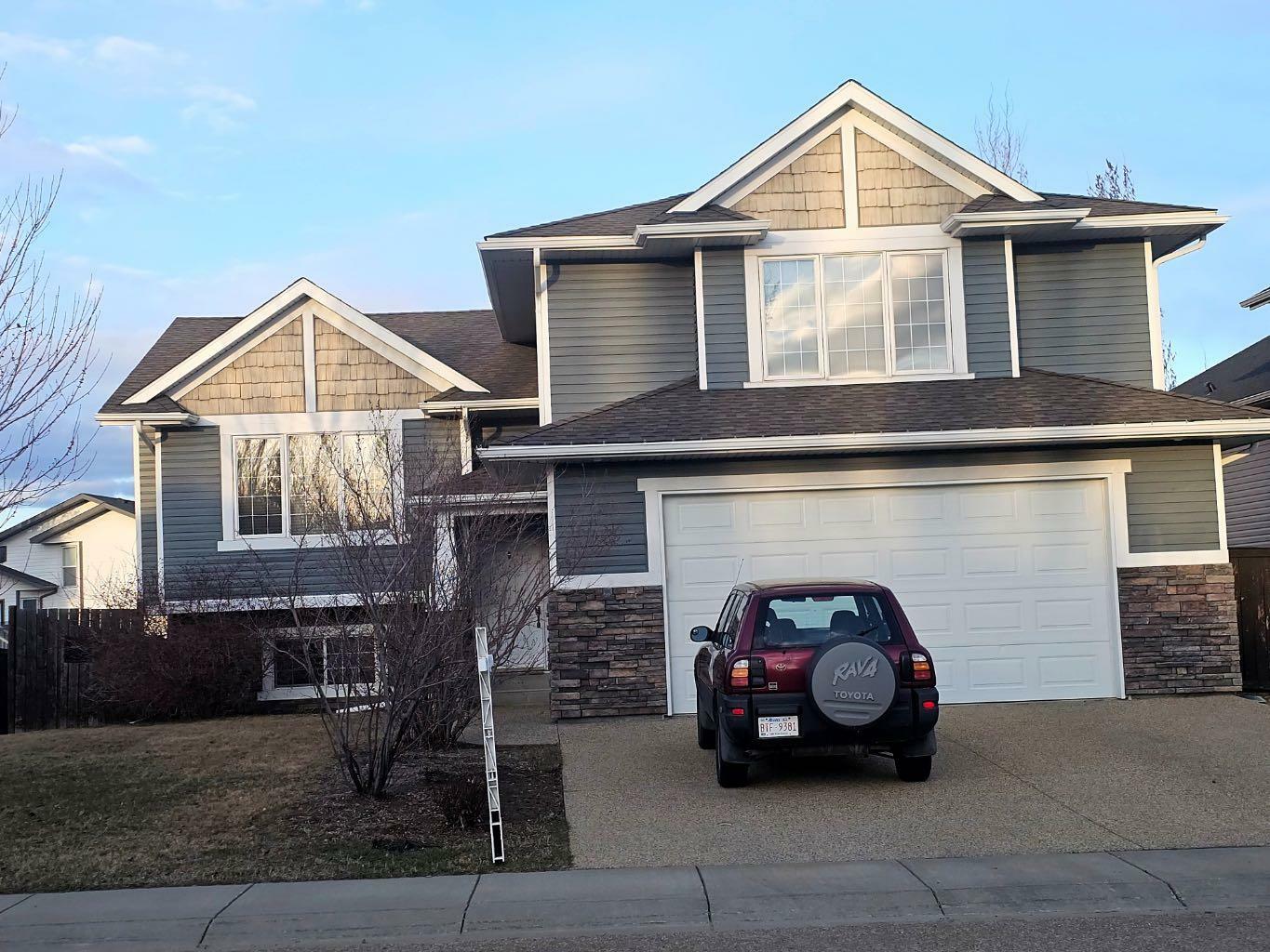 Property Photo: 21 Estella Crescent AB T4L 2P3