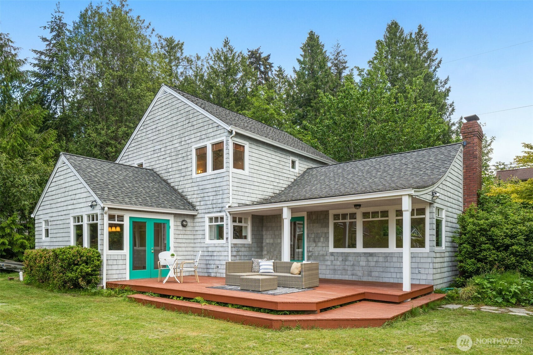 Property Photo:  15011  Skogen Lane NE  WA 98110 