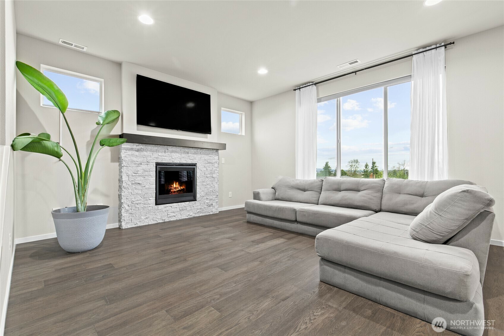 Property Photo: 7505 11th Place SE WA 98258
